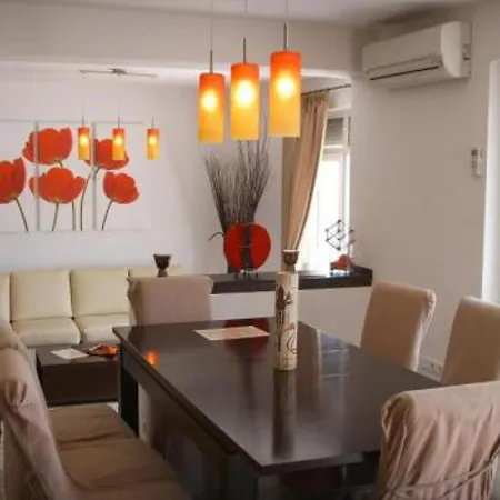 Immaculate 6-bed In Balchic Bulgaria *
