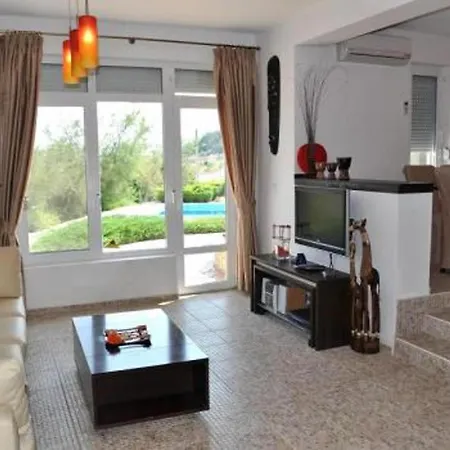Villa Immaculate 6-bed In Balchic Bulgaria