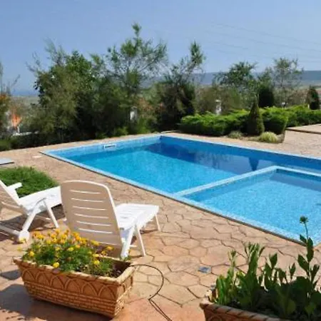 Immaculate 6-bed In Balchic Bulgaria Villa Rogachevo